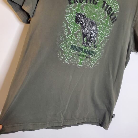 Moschino Vintage Green exotic Tiger T-shirt in Flawed Condition - Picture 3 of 11